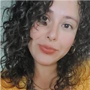 Instructora de yoga integral, profesora de yoga terapeutico y profesora de yoga para niños ( en formación)